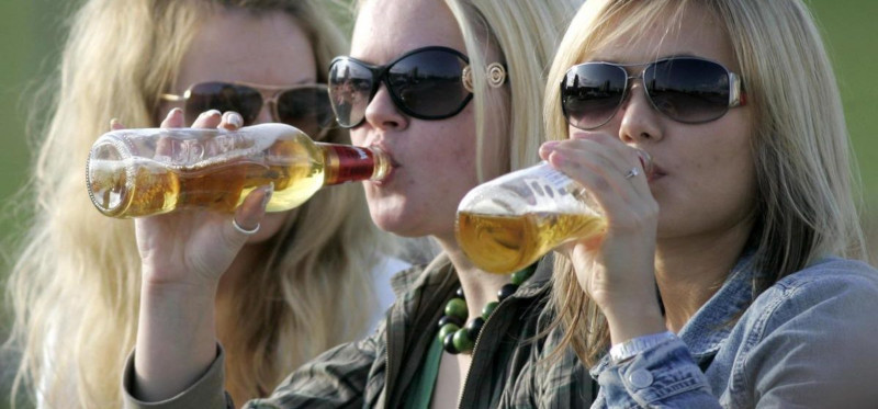 У подростков, пьющих алкоголь, рост мозга ощутимо замедляется. 18019.jpeg