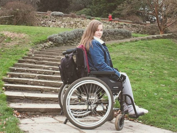 «Вымышленный паралич» приковал девушку к инвалидной коляске. медицина, здоровье, врач, девушка, паралич, Великобритания
