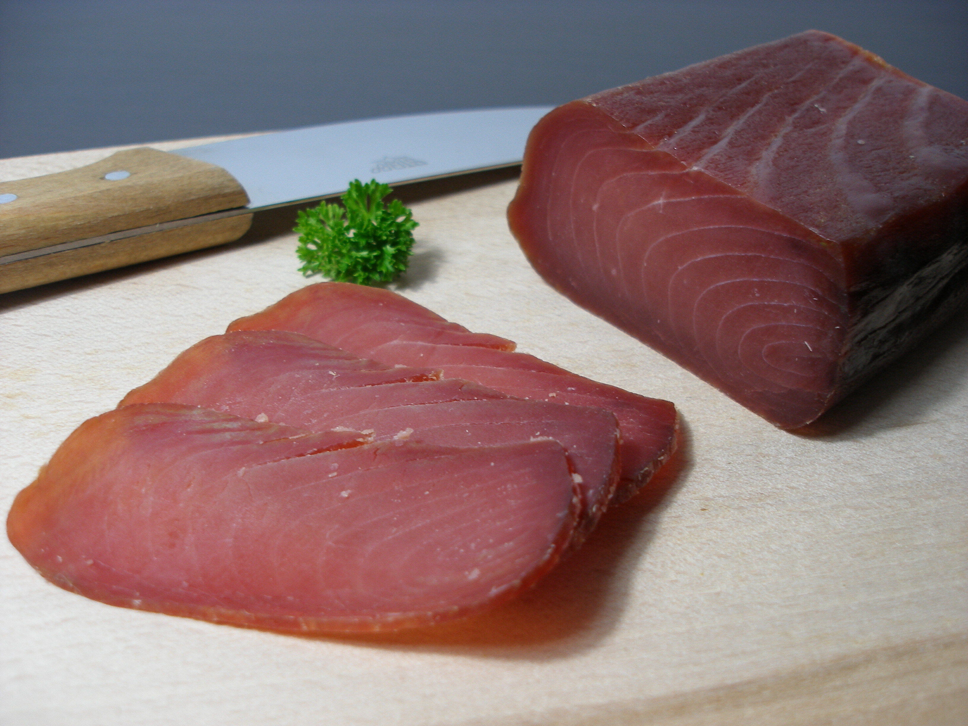 Самая низкокалорийная рыба: тунец опасен обилием ртути, попадающей в организм