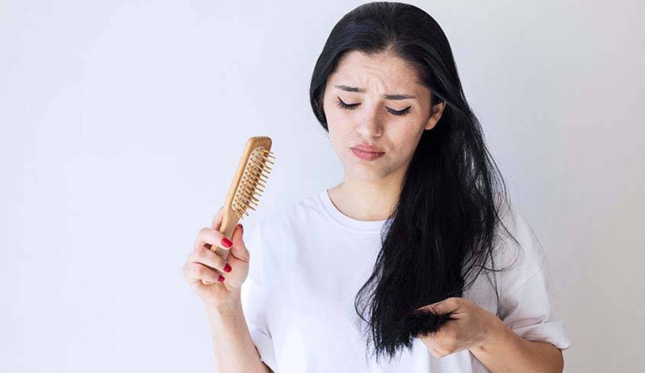 9 причин, почему выпадают ваши волосы
