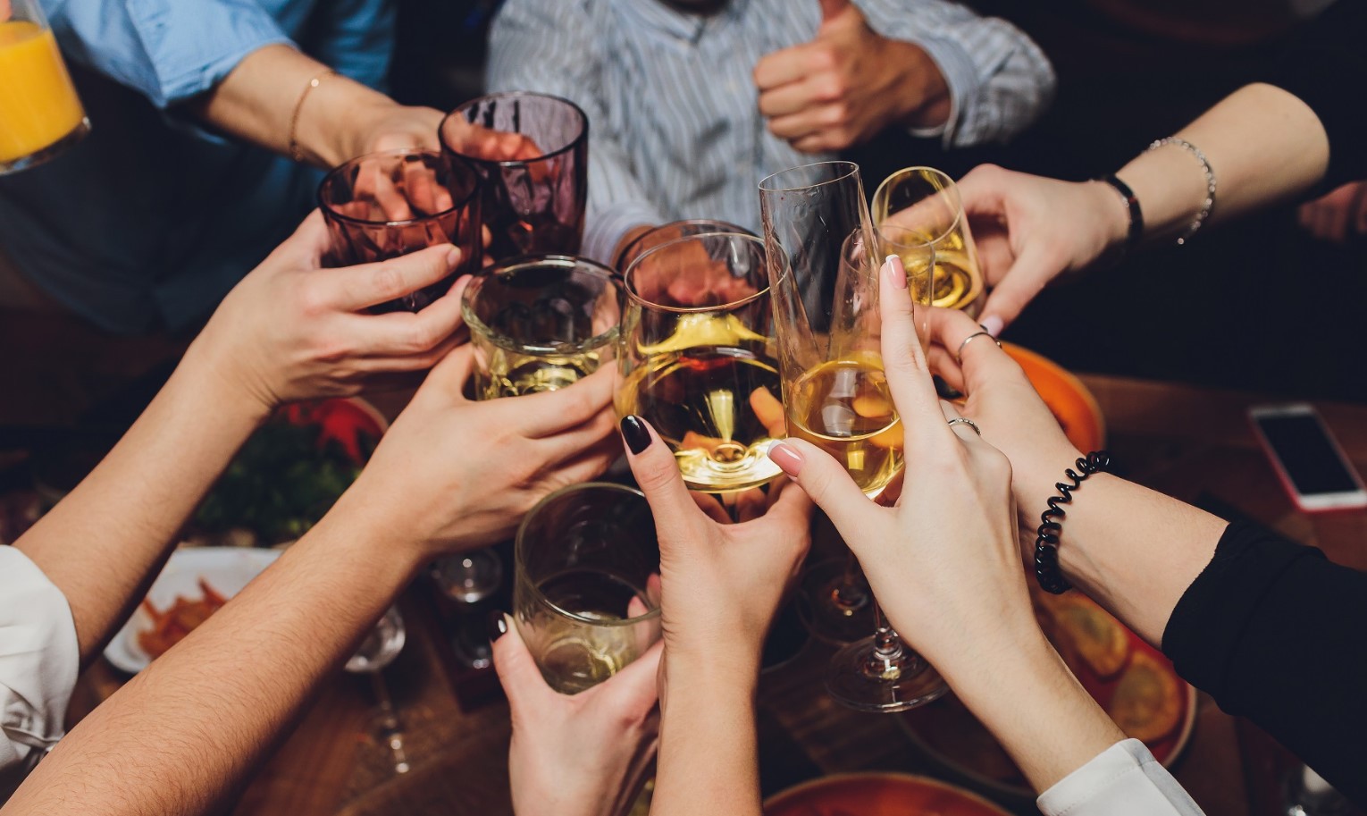 Полный отказ от алкоголя не приносит пользы: Рассказал невролог