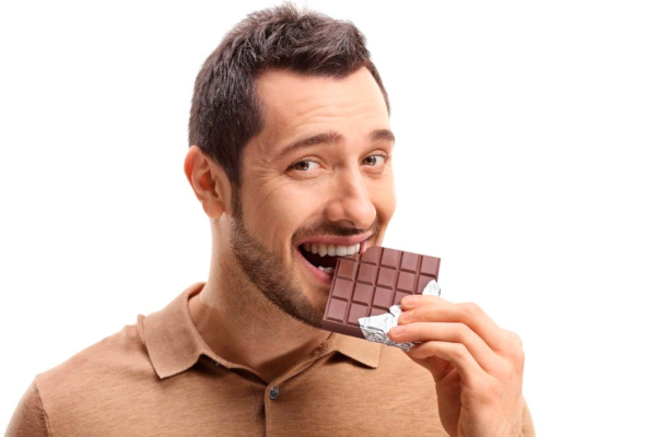 Чёрный шоколад больше пользы приносит организму мужчин. медицина, здоровье, врач, продукты, питание, шоколад