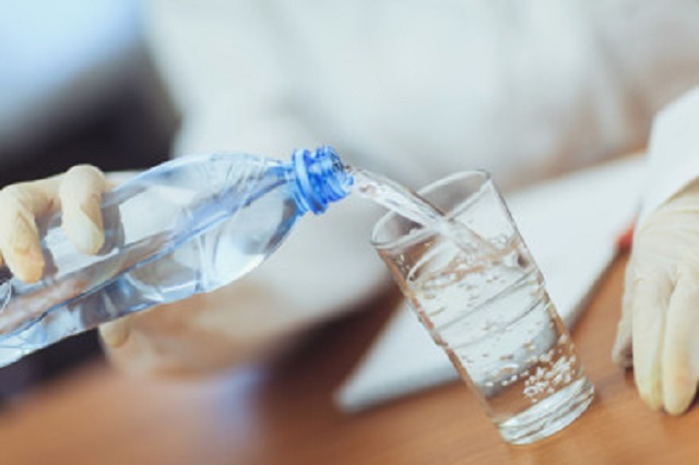Можно ли пить воду из бутылок и по какому принципу выбирать воду без газа. 16376.jpeg