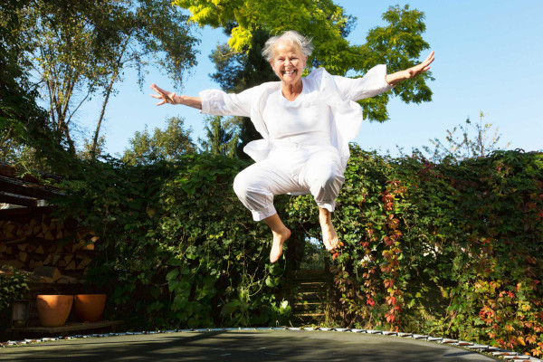 Британские специалисты советуют пожилым женщинам почаще прыгать. 17430.jpeg