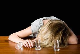 80% больных алкоголизмом не лечатся. алкоголизм