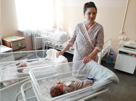 Одна на 50 миллионов: женщина родила двойняшек с разницей в два месяца. медицина, здоровье, врач, женщина, беременность, дети, Казахстан