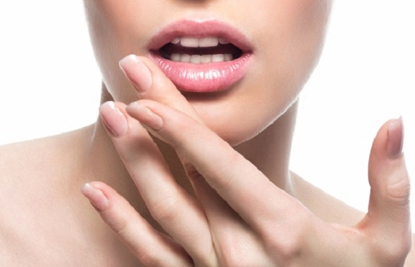 Что защитит губы от заед и трещинок в зимнее время?