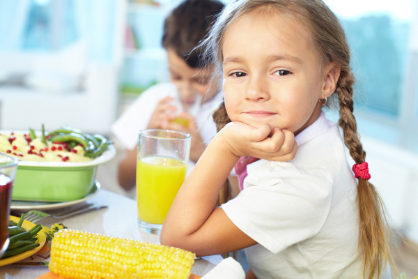 Детский диетолог советует кормить школьников 5-6 раз в день. медицина, здоровье, врач, диетолог, продукты, питание, школьники