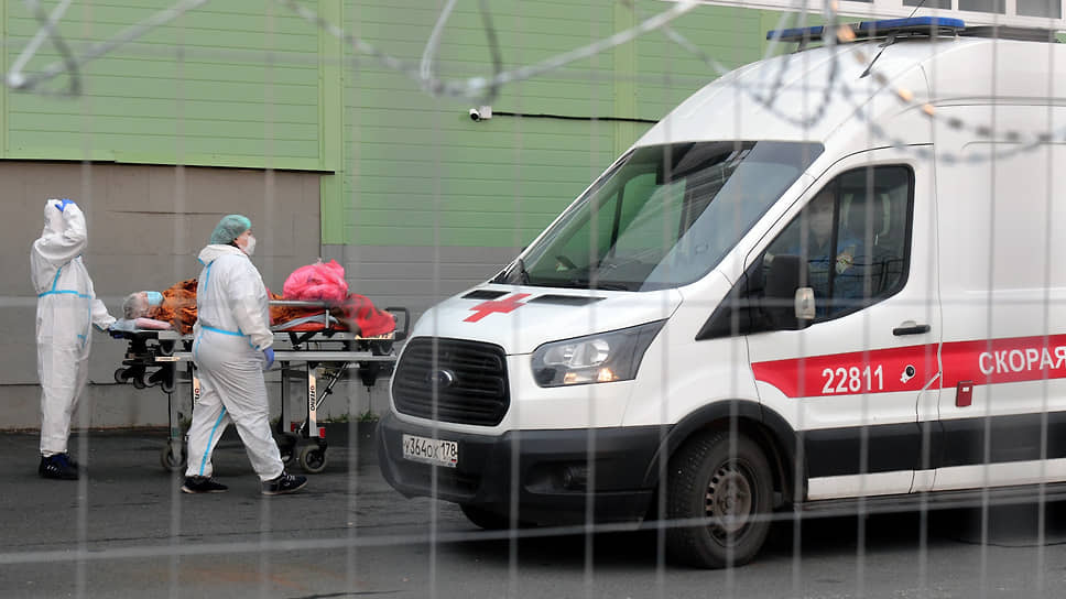 Смертность от коронавируса в Петербурге остается на высоком уровне