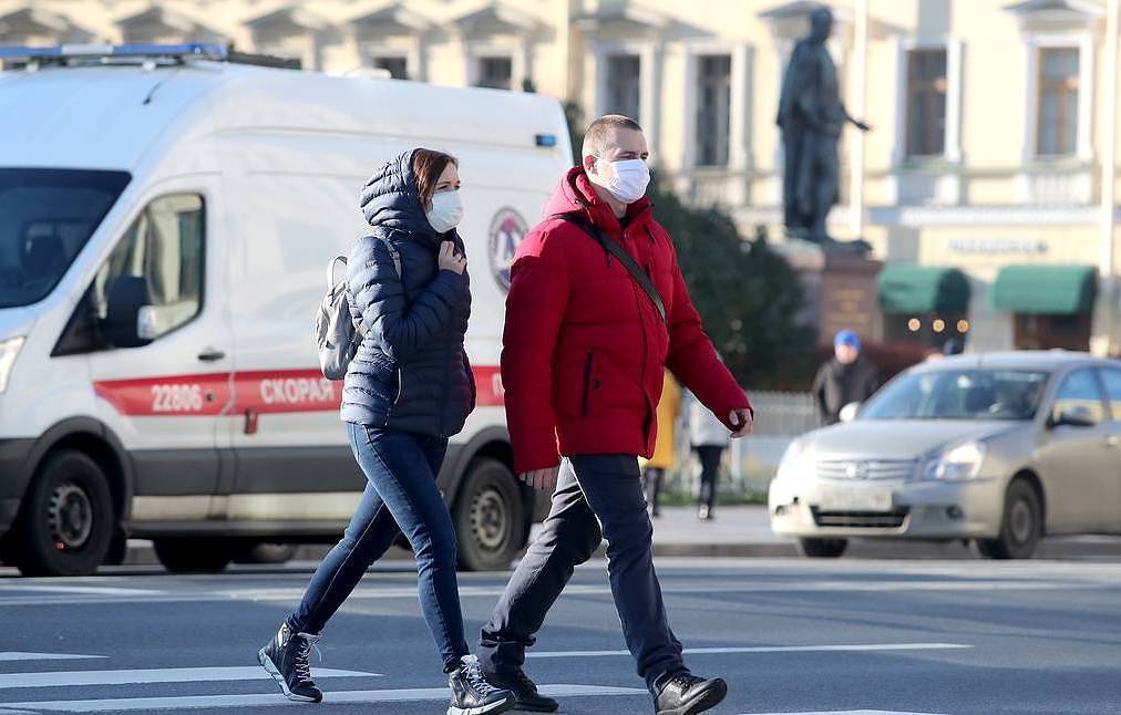 Служба 122 в Петербурге продемонстрировала неготовность к пятой волне пандемии