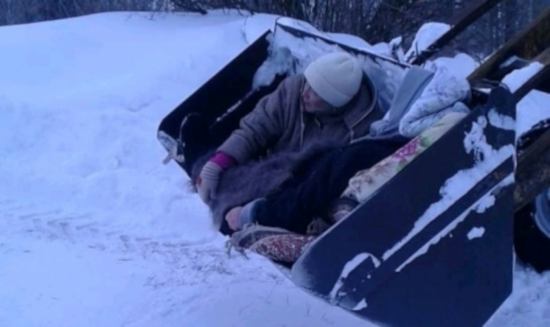 В Татарстане женщину с гипертоническим кризом «госпитализировали» в ковше экскаватора. 17586.jpeg