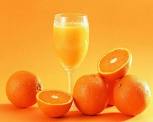 Апельсин или апельсиновый сок? Что же полезнее?. апельсин и сок