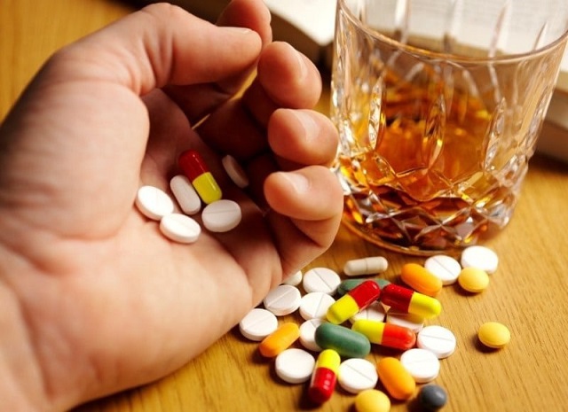 Десять лекарств, которые нельзя принимать вместе со спиртными напитками. 15694.jpeg