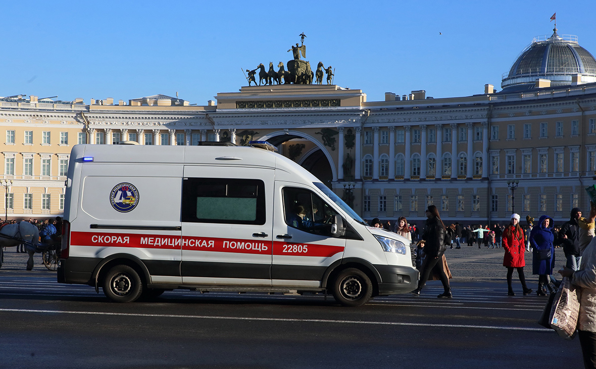 Более 4000 новых случаев заражения COVID-19 зарегистрировано в Петербурге
