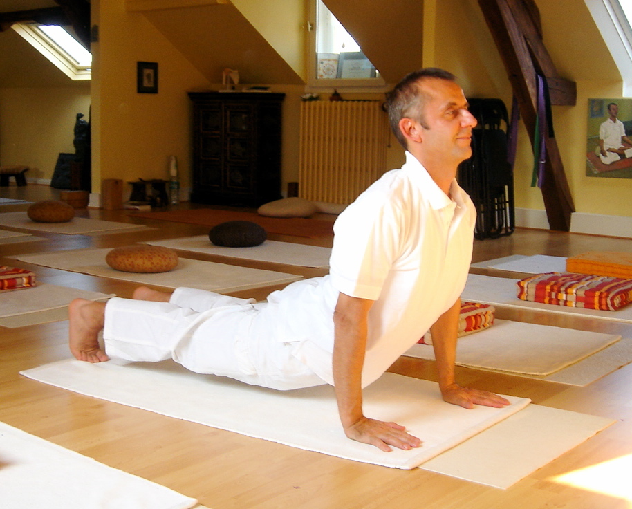 Бронхи становятся здоровее: медики призвали россиян заниматься йогой