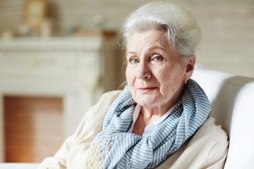 Гериатр Фесенко: рыба, ягоды и орехи сохранят ясность ума на пенсии