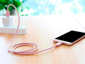 10-летняя девочка погибла при использовании мобильного телефона