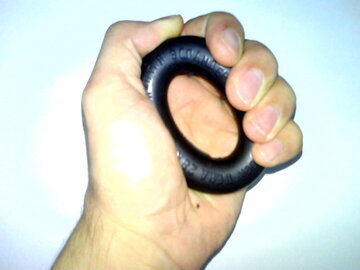 Невролог Чен: риск деменции растет при снижении силы хвата