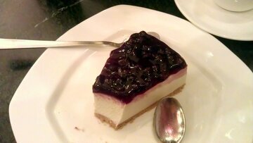 Врач Павлова: алкоголь усиливает тягу к сладкому