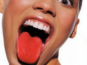 Голос женщины выдает ее привлекательность