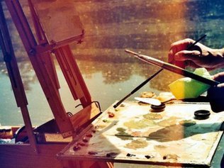 Нам творчество стоить и жить помогает. Это точно!