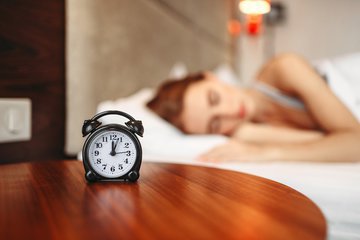 При недостатке глубокой фазы сна начинаются проблемы с памятью и работой мозга
