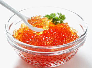 Врач-диетолог рассказала о пользе и вреде красной икры
