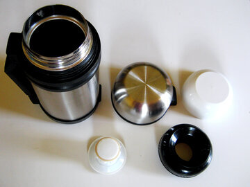 Врач Ботельо: в термосе больше бактерий, чем на унитазе