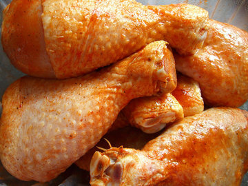 Врач Малышева: недожаренная курица опасна сальмонеллой