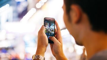 Врач Зайцев: «залипание» в телефон с утра вызывает дофаминовый голод