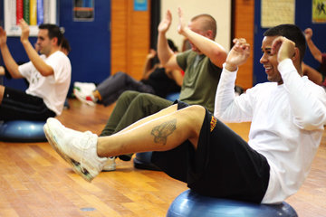 Эндокринолог Павлова: аэробика повышает инсулинорезистентность при лишнем весе