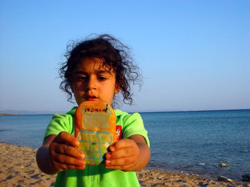 Андриянова: использование смартфона грозит вторым подбородком