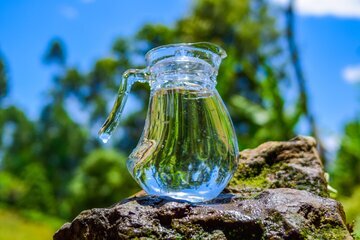 Врач Вялов: вода перед едой помогает похудеть