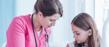 Аллерголог Гучапшева: первые признаки ветрянки у детей – сыпь, жар и лихорадка