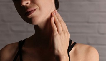 Как взаимосвязаны заболевания щитовидной железы и проблемы с кожей?