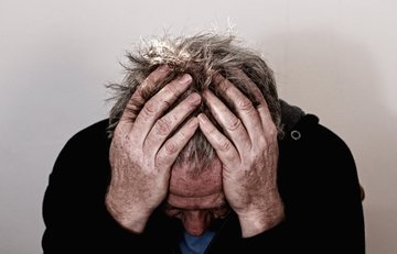 Психолог Осипов: уход в себя указывает на депрессию