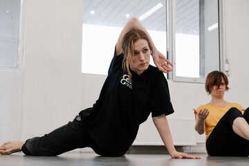 Ортопед Скакун: наклоны снимут боль в спине