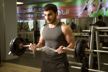 Физиотерапевт Прищеп: отказ от тренера грозит травмами в спортзале