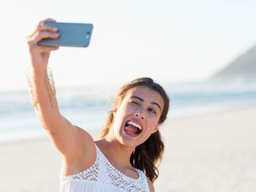 Исследователи: фанаты селфи быстро теряют память и глупеют
