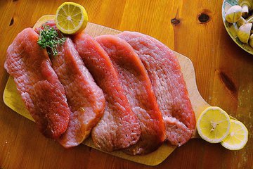 Диетолог Арзамасцев: жирная свинина насыщена наибольшим количеством холестерина