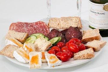 Врач Кореневич составила список из трех необходимых для сосудов жирных продуктов
