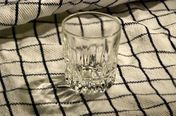 Врач Киселева: рюмка алкоголя за 6 часов до застолья «подготовит» печень