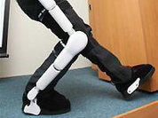 На смену протезам пришли ноги робота