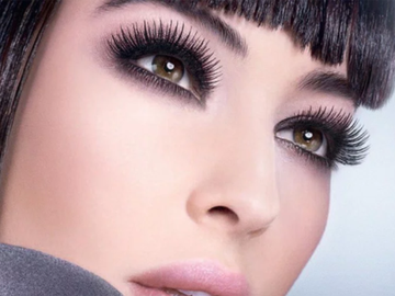 Врачи рассказали об опасных последствиях наращивания ресниц