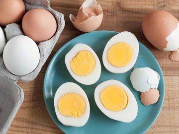 Как правильно выбрать свежие яйца: Совет от Роскачества
