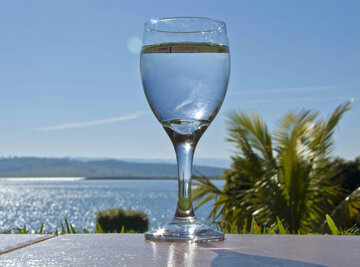 Врач Ярцева: метеозависимым нужно пить воду во время магнитных бурь