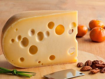Эксперты назвали самый полезный сыр