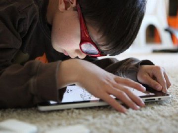 Как экран смартфона может изменить мозг ребенка