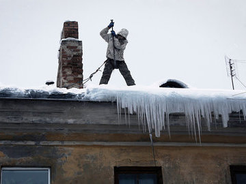 Несколько жителей Петербурга чуть не погибли из-за "усердной" работы коммунальщиков