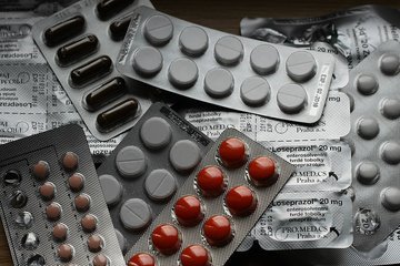 Врач Мясников: в домашней аптечке должны находиться аспирин и парацетамол